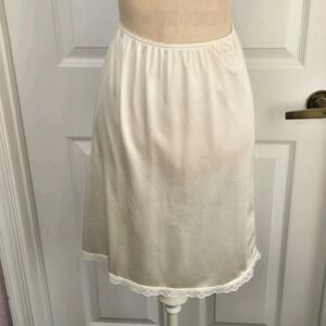 Vintage Warner's Cream Half Slip Size M Nylon‎ Lace Lingerie